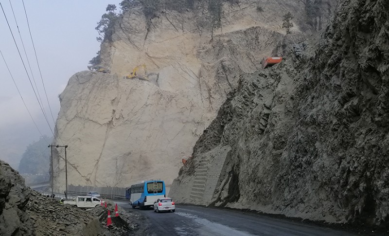 नारायणगढ मुग्लिन सडक माघ २० सम्म दैनिक ४ घण्टा बन्द