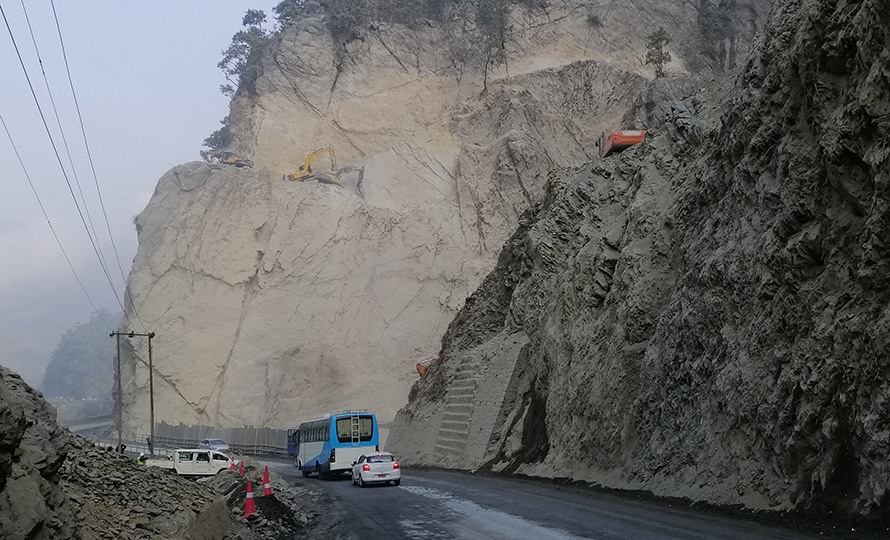 Muglin-narayangadh-road-tuin-khola-1704997441.jpg